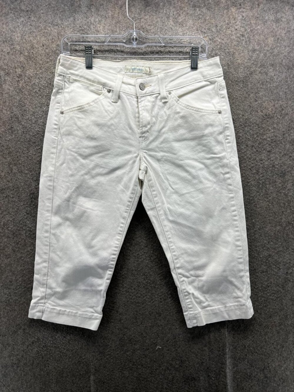 Levi's 545 Jeans Womens 8 White Denim Capri Crop Relaxed Stretch Summer